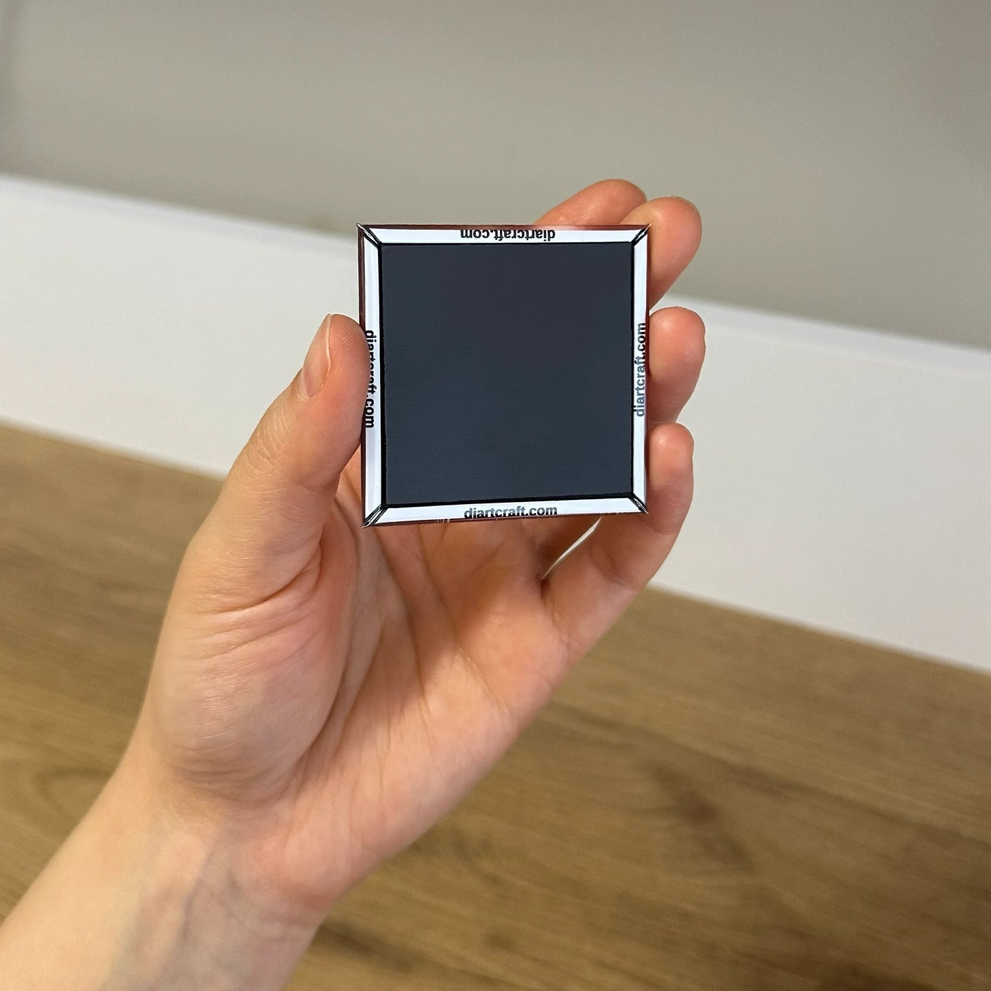 Kişiye özel resimli kare magnet arka görünüm